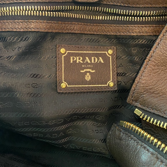 Prada Vitello Cervo side zip tote. EUC - Picture 7 of 14